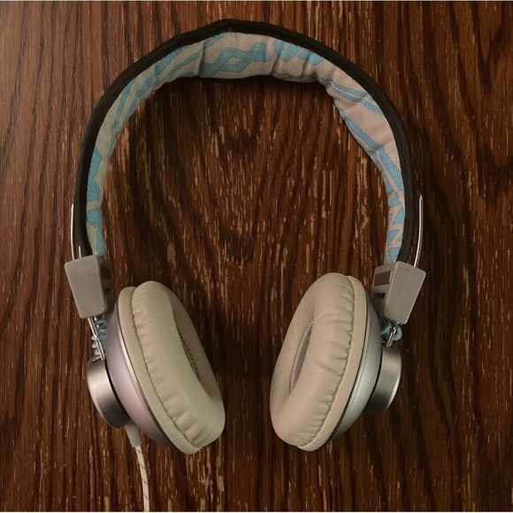 Marley Positive Vibrations Earth-Friendly Headphones - Picture 6 of 8